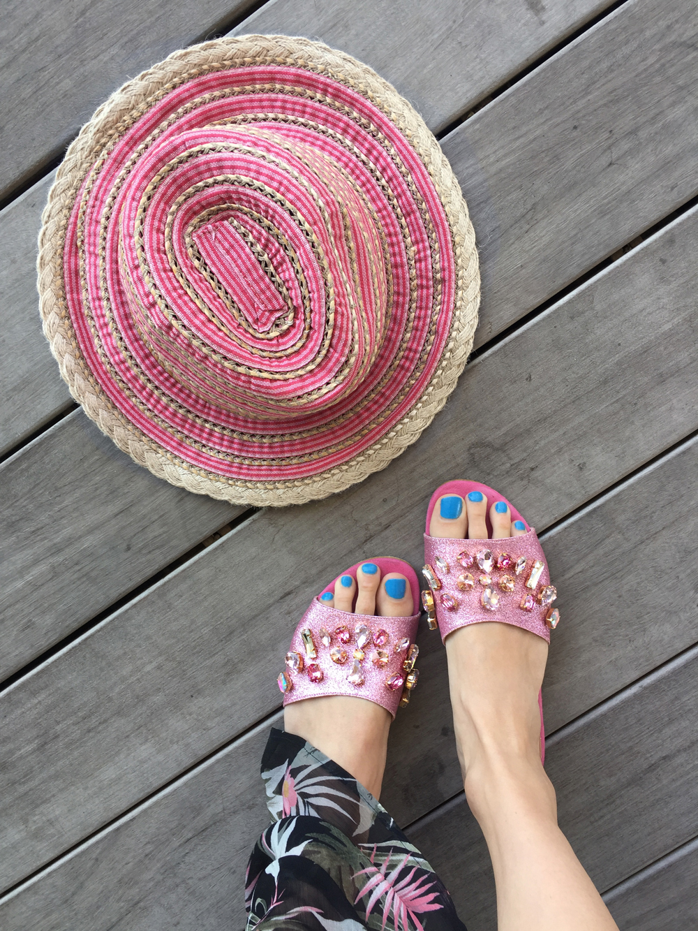 Hot Summer Outfit Essentials with Sparkly Pink Slides