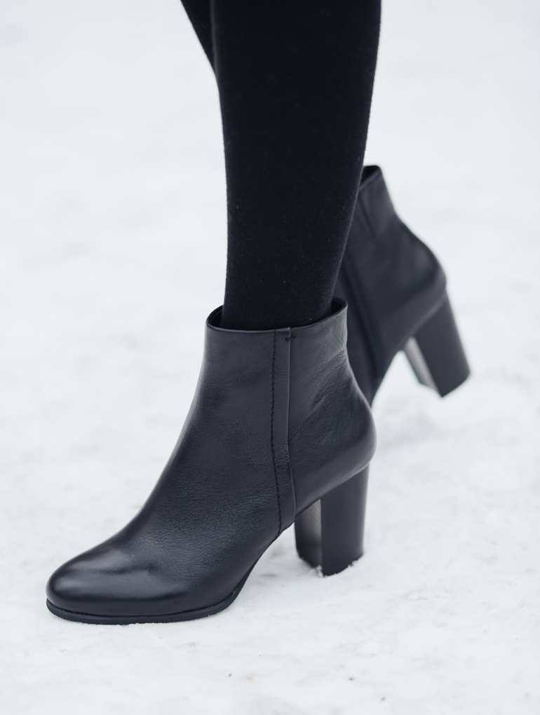 vionic kennedy ankle boot black